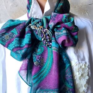 Designer Blue Purple Violet Scarf Silk/Viscose Bow Jabot Paisley Big Brooch